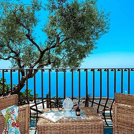 Bed & Breakfast La Borragine Positano