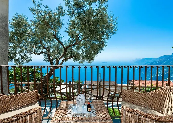 לינה וארוחת בוקר La Borragine 4*