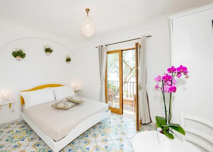 La Borragine לינה וארוחת בוקר 4*