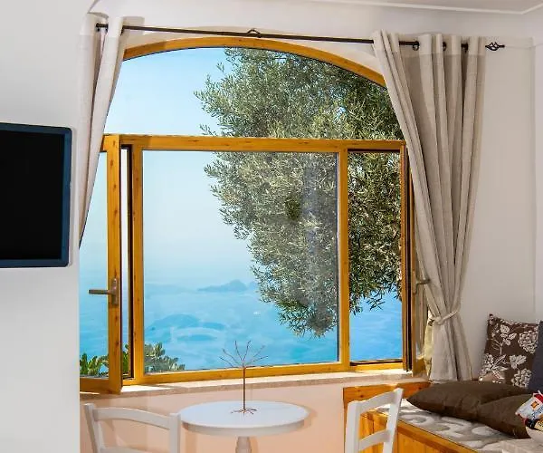 לינה וארוחת בוקר La Borragine